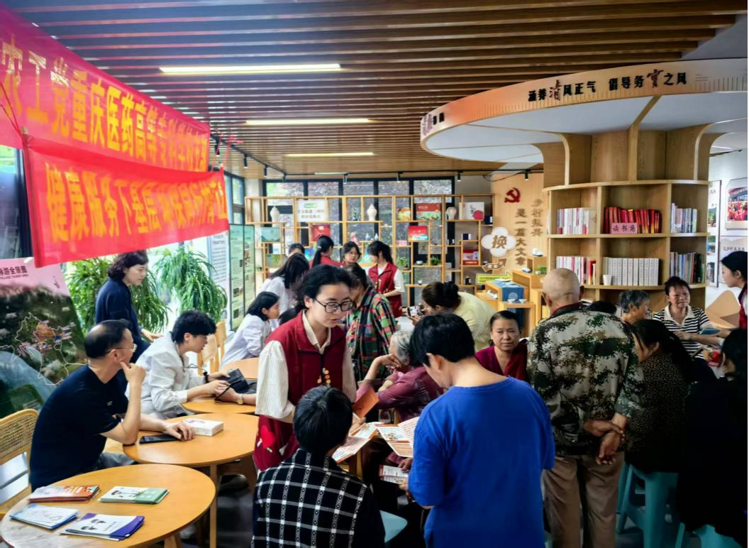 丰文街道三河村开展“守望人道 协力前行”红十字博爱周活动