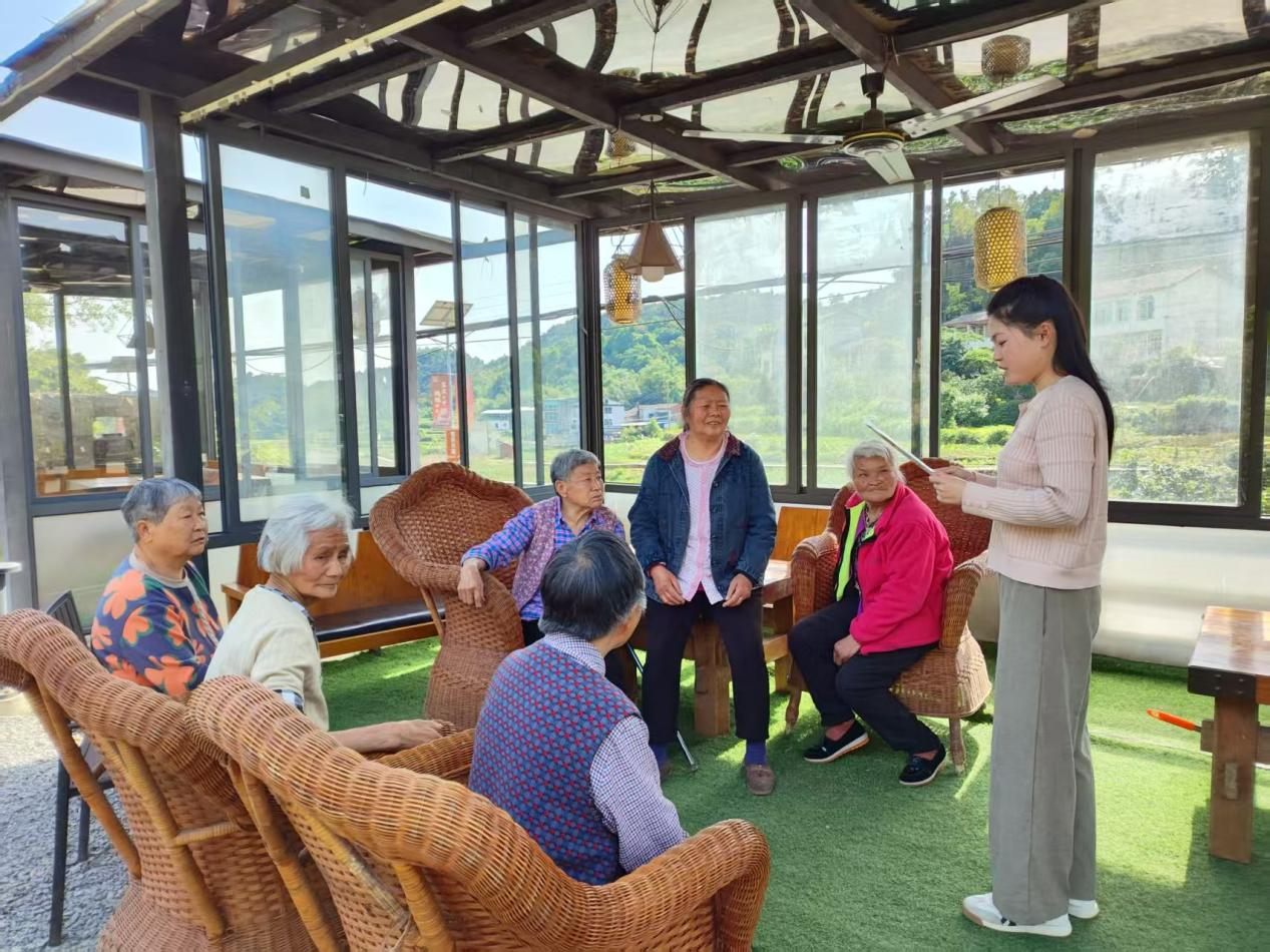 中梁镇：龙泉村开展宣传活动