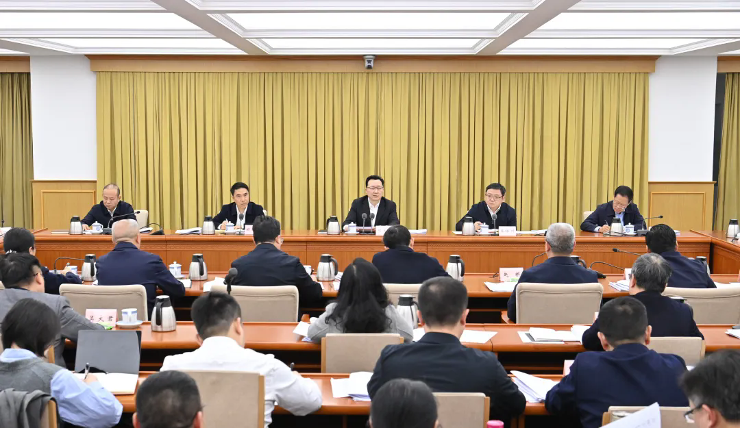 开云app下载
“新春第一会”召开 今年招商引资这样干!.webp.png